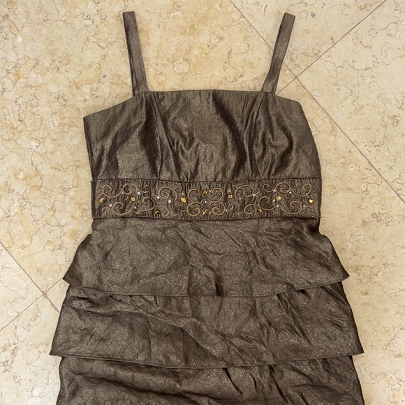 ELEGANT & CLASSIC - Picture 3 of 10